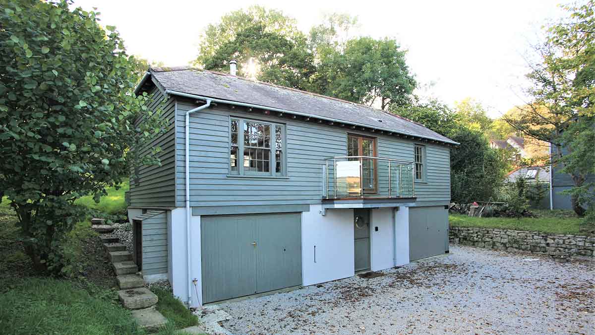 boathouse in mylor, by architect alan coleman