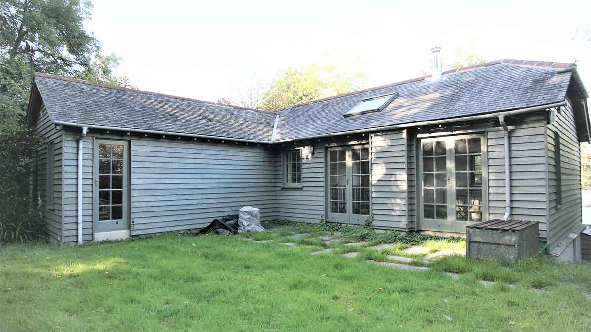 photo showing rearview of boathouse renovation in mylor bridge falmouth